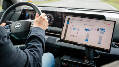 Mesterséges intelligencia a gyomrunk ellen, így csökkentené az autós rosszullétet a Bosch fókuszban