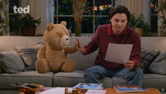 Nem finomkodik a Ted sorozat 2. évadának előzetese kép