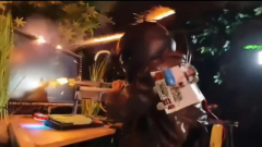 Ez a lövölde szimulátor tűzijátékot szór rád és megráz, ha eltalálnak kép