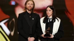 Billie Eilish elküldte a bús p*csába az ICE-t a Grammy-gálán kép
