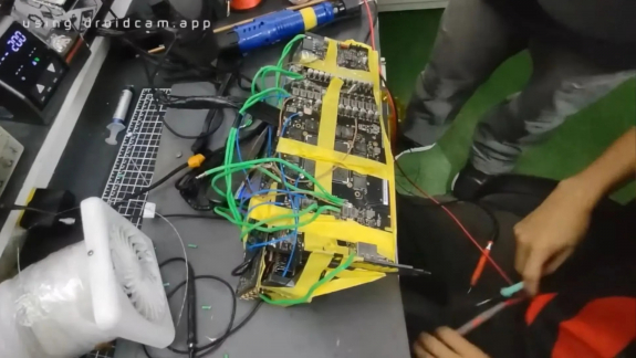 Napvilágot látott a valaha volt legvadabb videókártya-szörnyeteg kép