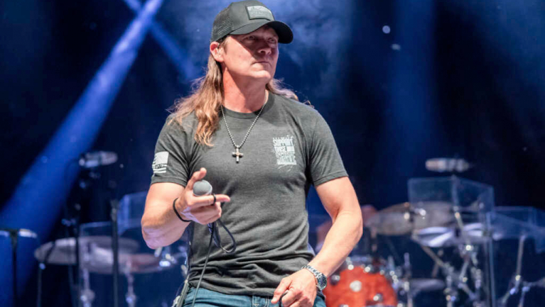 Negyvenhét évesen elhunyt a 3 Doors Down frontembere kép