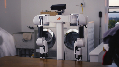 Ez a robot 2,5 millió forintért összegyűri neked a ruháidat fókuszban