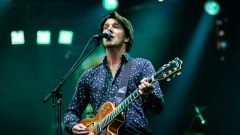 A Quimby friss dallal hangol a jubileumi nagykoncertre kép