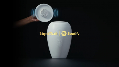 Nincs mit szépíteni, ez egy urna, ami Bluetooth hangszóró is egyben, és a Spotify csinálta kép