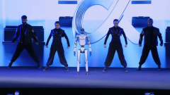 A Honor robotja táncolva érkezett a saját bemutatójára kép