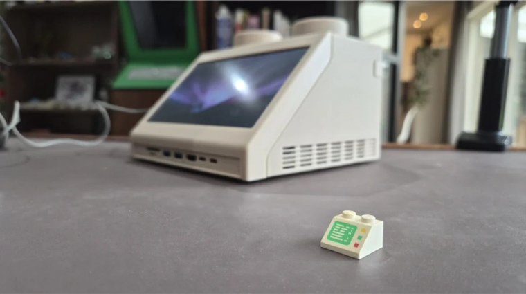 A nap legjobb arca csinált egy valódi LEGO számítógépet kép