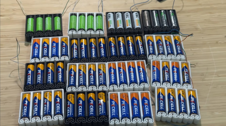 Ez a srác épített egy PC-t, ami ceruzaelemmel megy kép