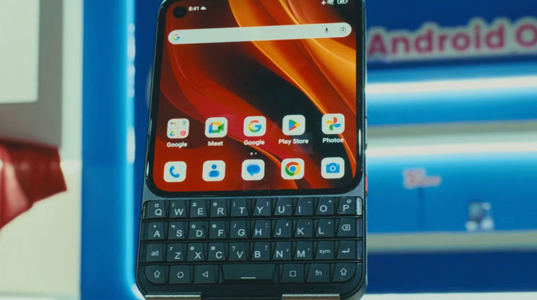 Már dátuma is van a BlackBerry-szerű Titan 2 Elite rajtjának kép