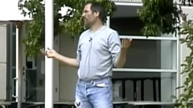 Kikerült egy 1999-es videó Steve Jobs-ról, amiben tisztán látszik a zsenije kép