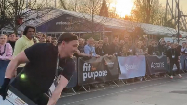 Az új kedvenc sportom a versenyszerű szerverhajítás kép