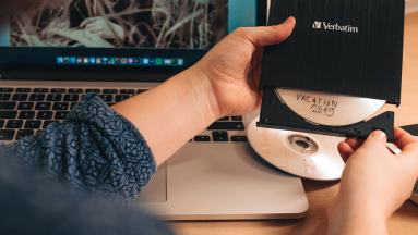 Nem hal meg a Blu-ray, mert két gyártó makacsul életben tartja fókuszban