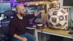 Ennek a PC-nek 15 Noctua ventilátor adja a komplett oldalfalát kép