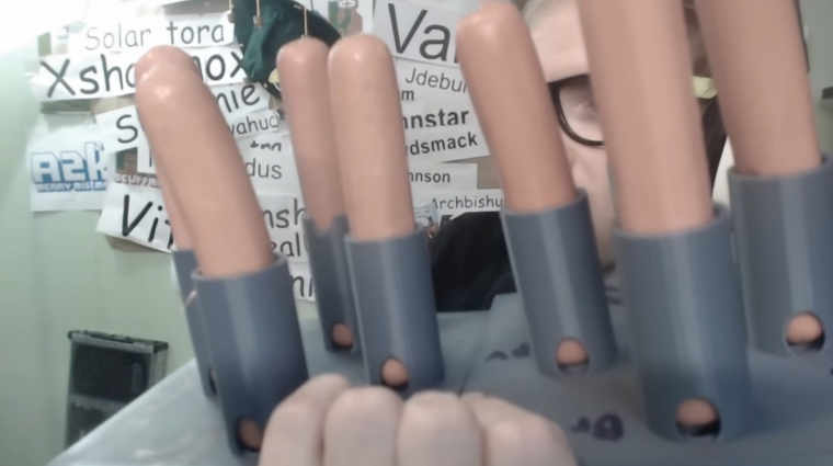 Nem tudom, hogy kinek kell ezt ma hallania, de igen, virslikkel is lehet WoW-ozni bevezetőkép