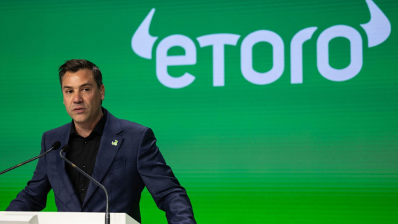 Kriptotárcát vesz az eToro kép