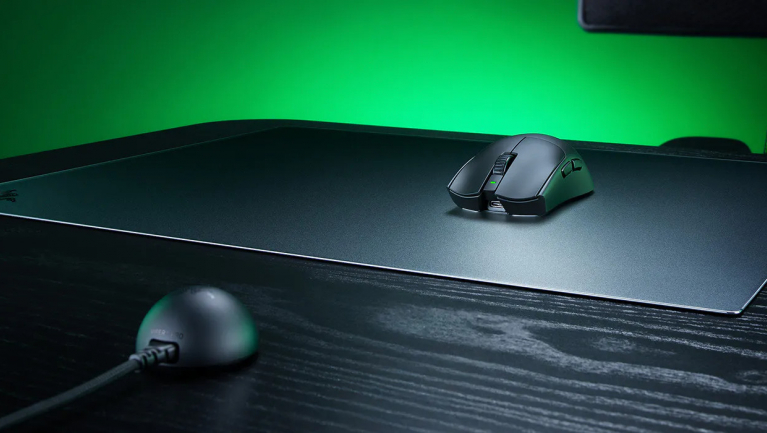 A Razer előállt a világ legvékonyabb, üvegből készült egérpadjával fókuszban