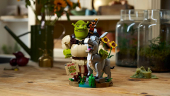 Shrek hamarosan kivágja a LEGO üzletek ajtaját, már tudjuk, hogy mikor érkezik a kedvenc ogrénk kép