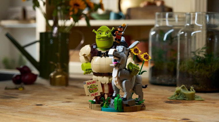 Shrek hamarosan kivágja a LEGO üzletek ajtaját, már tudjuk, hogy mikor érkezik a kedvenc ogrénk bevezetőkép