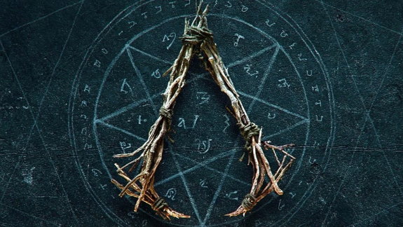 Női főszereplővel és Ezióval érkezik az Assassin's Creed Hexe kép