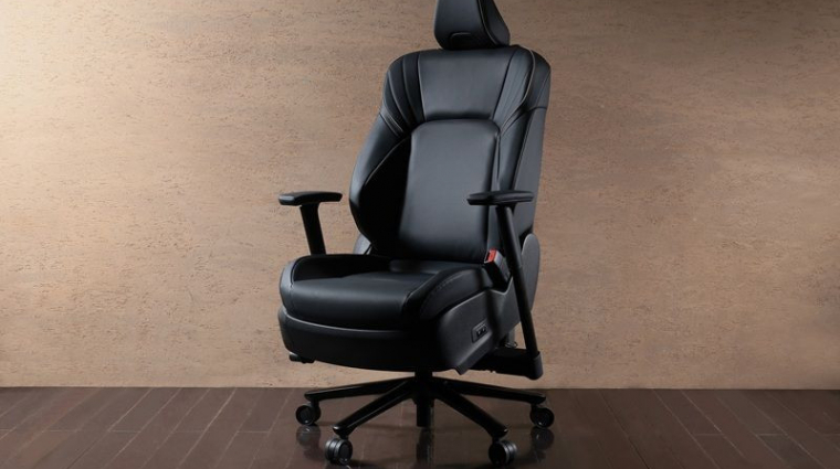 A Toyota csinált egy 1,2 milliós, fűthető irodai széket, amiben a biztonsági öv egy USB csatlakozó kép