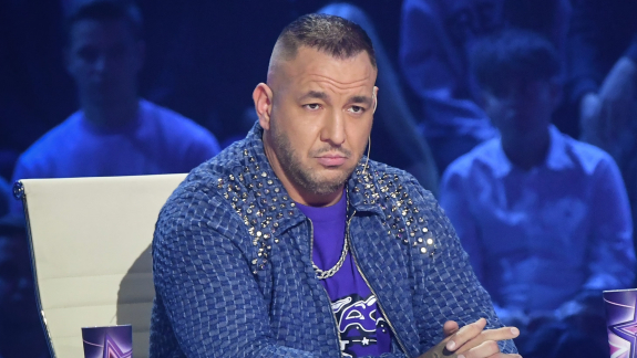 Ezt a Curtis kifizettük már, úgyhogy a kormányváltás ellenére is elkészül a film a rapperről kép