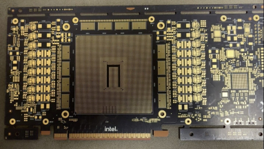 Kiszivárgott az Intel új AI-gyorsítójának nyákja fókuszban