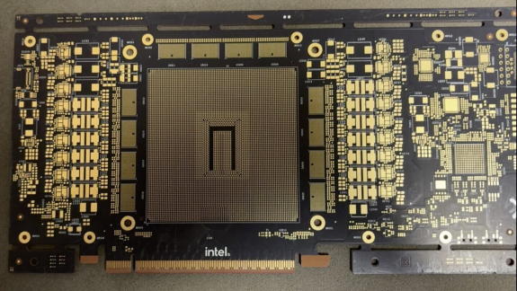 Kiszivárgott az Intel új AI-gyorsítójának nyákja kép