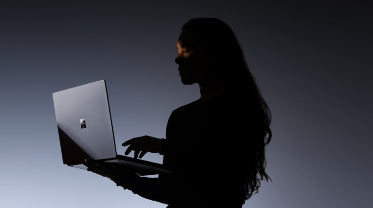 A MacBook Pro nyomába ered a Microsoft új, prémium kategóriás laptopja kép