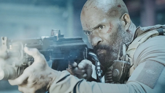 Ukrajnában kapcsol Rambo-üzemmódba a Taylor Sheridan-sorozatok sztárja kép