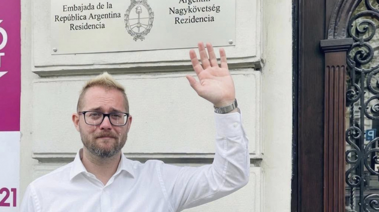 A propaganda leglelkesebb zászlóvivője is visszavonul a közélettől bevezetőkép