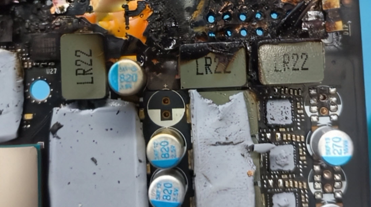 Ha azt mondanánk, hogy ismét leolvadt egy RTX 5090, azzal alábecsülnénk, hogy mi is történt itt kép