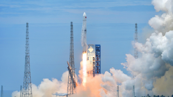 Kína látványos rakétatesztet hajtott végre, egyre közelebb kerül a SpaceX-hez kép