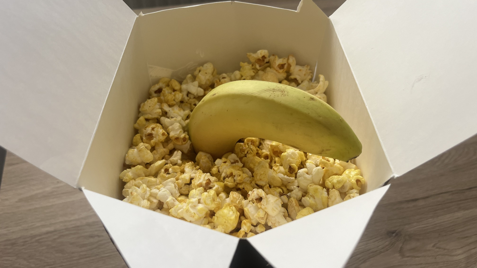 Figyelem! A banán nem a standard csomag része. Kizárólag a deluxe kiadás vásárlói kapják meg!