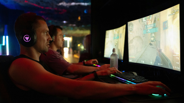 Az LG szerint 38 százalékkal pontosabbak az FPS-játékosok 480 Hz-en kép