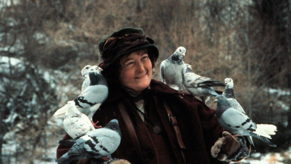 Elhunyt a Reszkessetek, betörők! 2 galambos hölgye, az Oscar-díjas Brenda Fricker kép