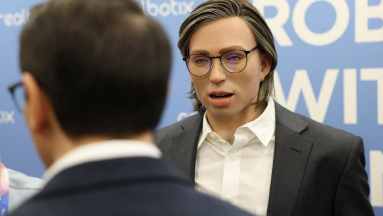 Robot tanársegéd érkezik egy New York-i iskolába kép