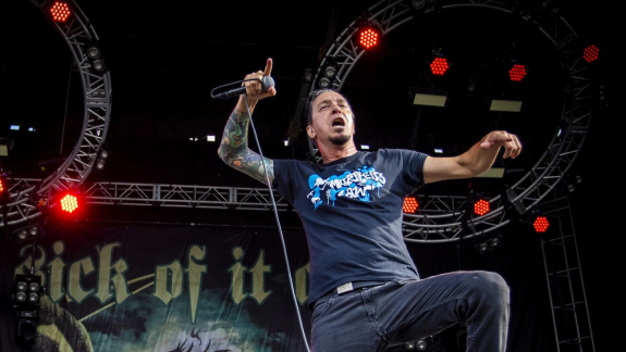 Elhunyt Lou Koller, a Sick of It All frontembere kép