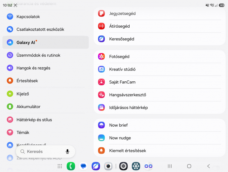 Egyre csak bővül a GalaxyAI funkciólista, a magyar nyelv támogatása azonban még mindig problémás - az új Now Nudge sem tud magyarul, így bár hasznos, vélhetően kevesen használják majd. Csöppnyi jó hír, hogy a készülék megvásárlásával 6 hónapnyi Google AI Pro előfizetést kapsz.
