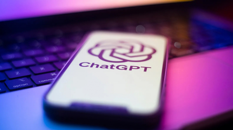 Nagyot lép előre a ChatGPT, eltűnik az üzenetkorlát az ingyenes fiókokból kép