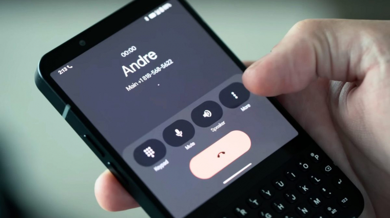 Fizikai billentyűzettel és OLED-kijelzővel jön a Minimal Phone 2 kép