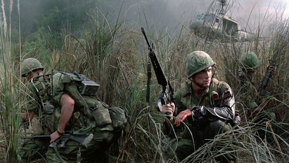Elhunyt John Irvin, a Hamburger Hill, a Piszkos alku és a Tinker Taylor Soldier Spy rendezője kép