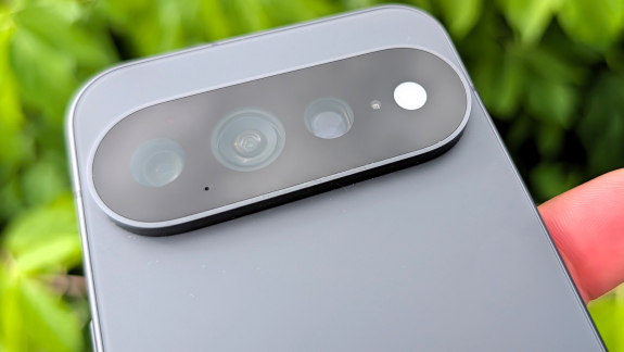 Kiszivárgott a Google Pixel 12, főként a kijelző tűnik különlegesnek kép