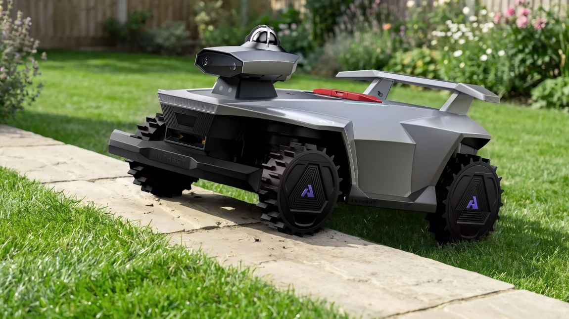 Ez a robotfűnyíró vigyáz a sünikre és a gyep szegélyét is elintézi kép