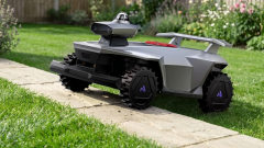 Ez a robotfűnyíró vigyáz a sünikre és a gyep szegélyét is elintézi kép
