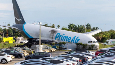 Öten meghaltak, miután az Amazon teherszállító repülője túlfutott a kifutópályán kép