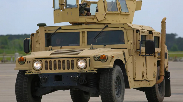 Az ukrán katonaság távirányítású gépeket csinált a Humvee-kből, melyeket a Starlinken keresztül irányítanak kép