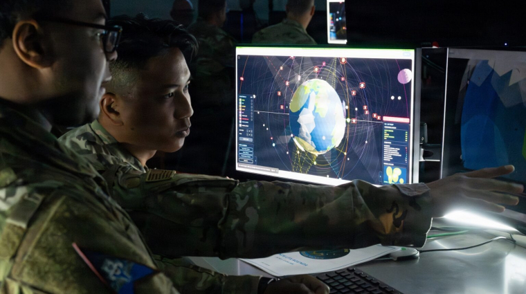Először ismerte el az amerikai hadsereg, hogy fegyvert telepített az űrbe kép
