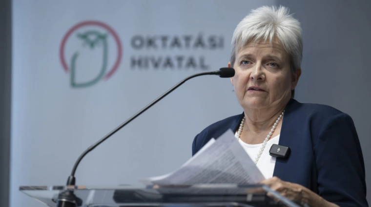Lannert Judit szerint már a középosztálybeli gyerekeket is lebutítja a közösségi média bevezetőkép