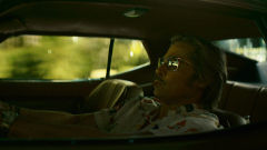 Premierdátummal és magyar címmel együtt megérkezett a Volt egyszer egy Hollywood-spinoff nagy előzetese, melyben Brad Pitt játssza a főszerepet kép