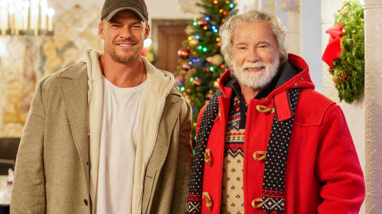 A Reacher sztárja segít visszaszerezni a télapónak öltözött Schwarzenegger ellopott zsákját az Amazon karácsonyi filmjének előzetesében bevezetőkép